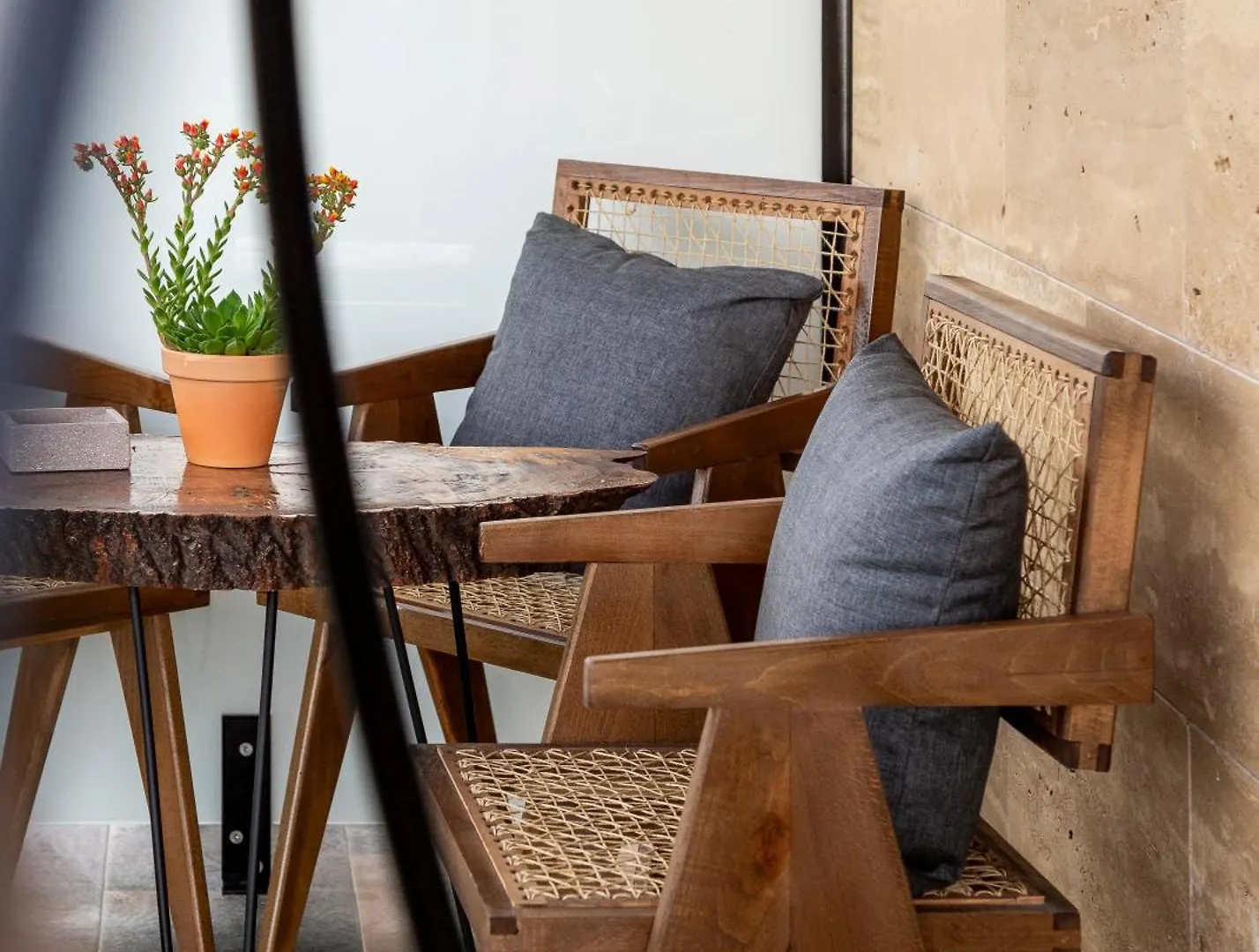 Garden Inn Himara